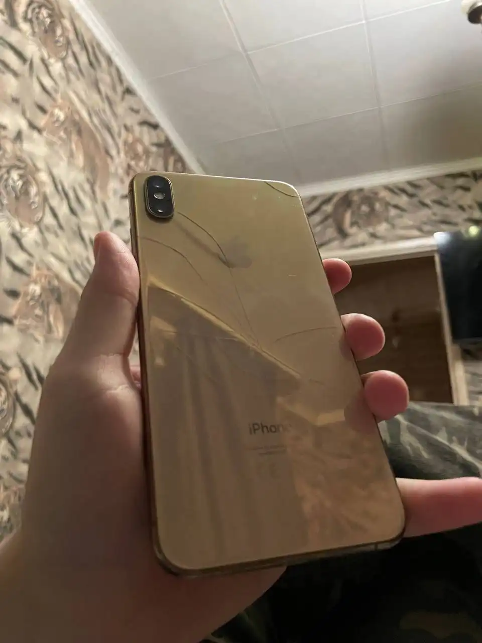 Продам iPhone XS Max 64 ГБ