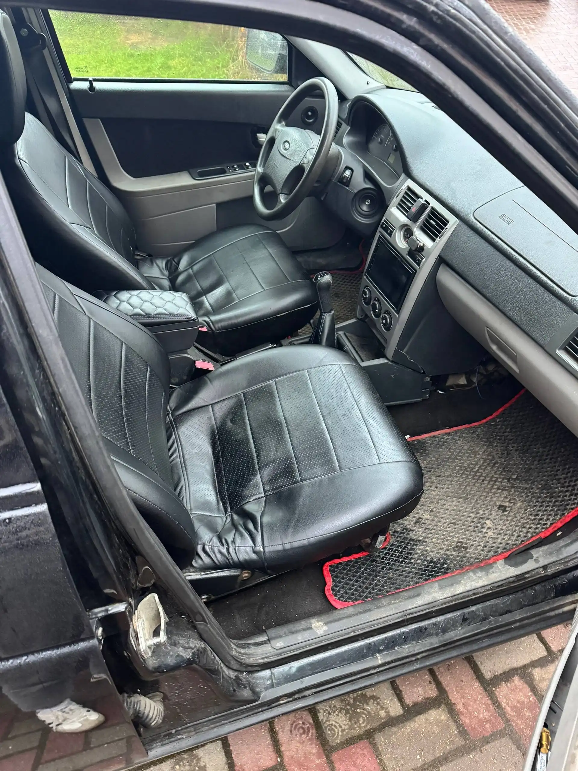 Продам приору 2011 года в комплектации люкс