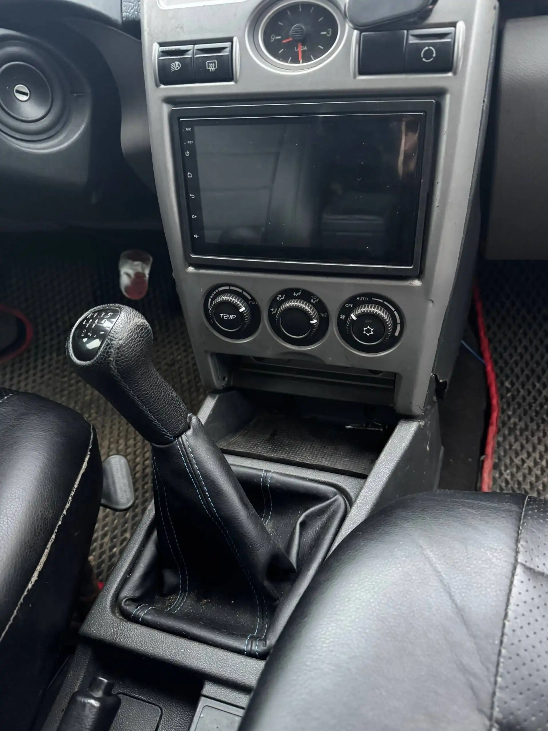 Продам приору 2011 года в комплектации люкс