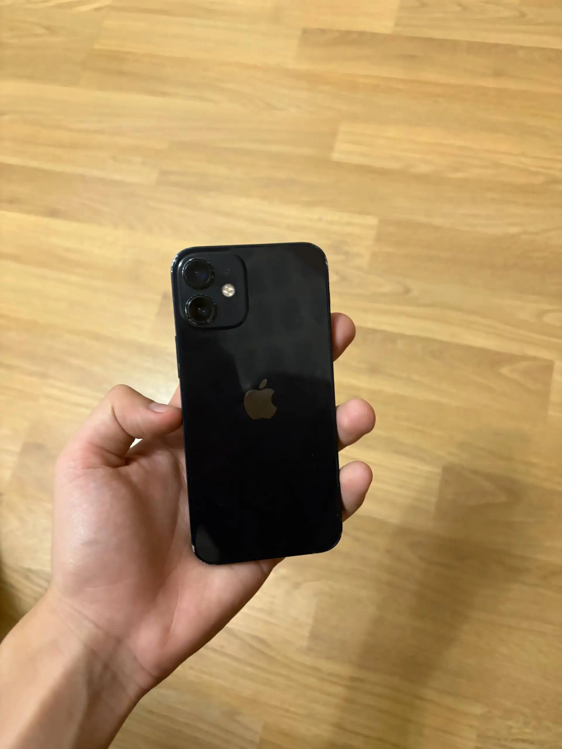 iPhone 12 Mini 64GB с битым экраном