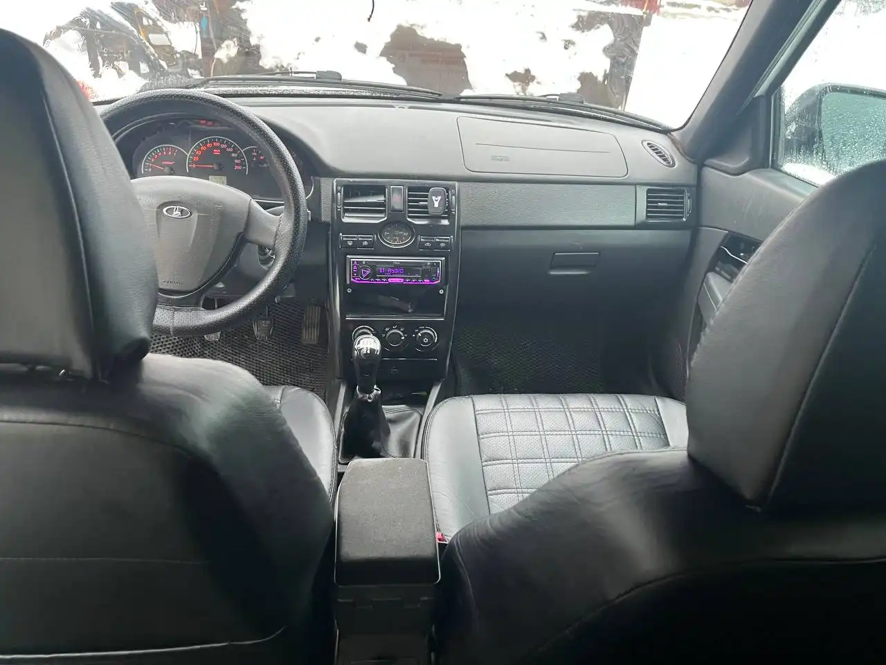 Продам Lada Priora 2013 года в отличном состоянии