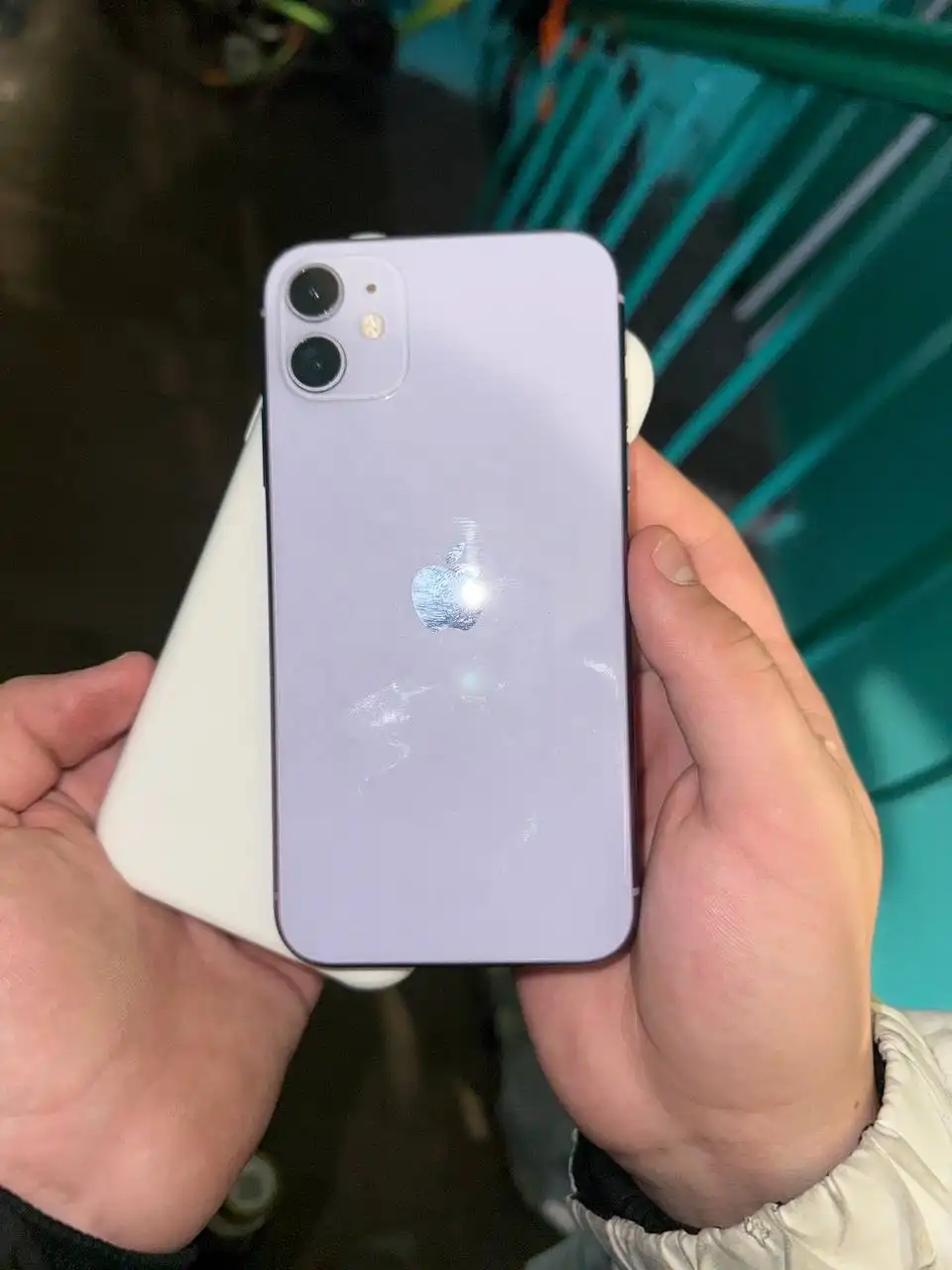 Продам iPhone 11 64 ГБ