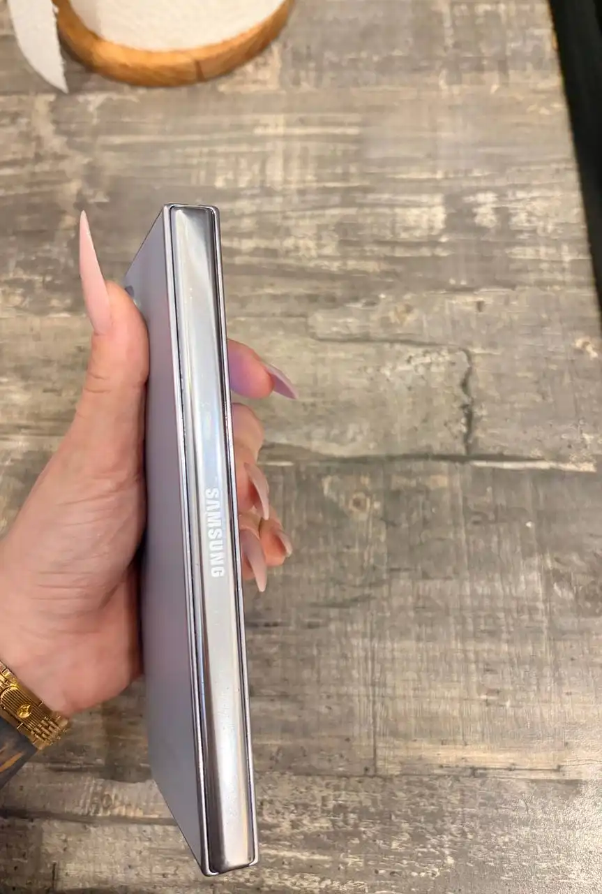 Продам Samsung Galaxy Z Fold5 12/512 ГБ