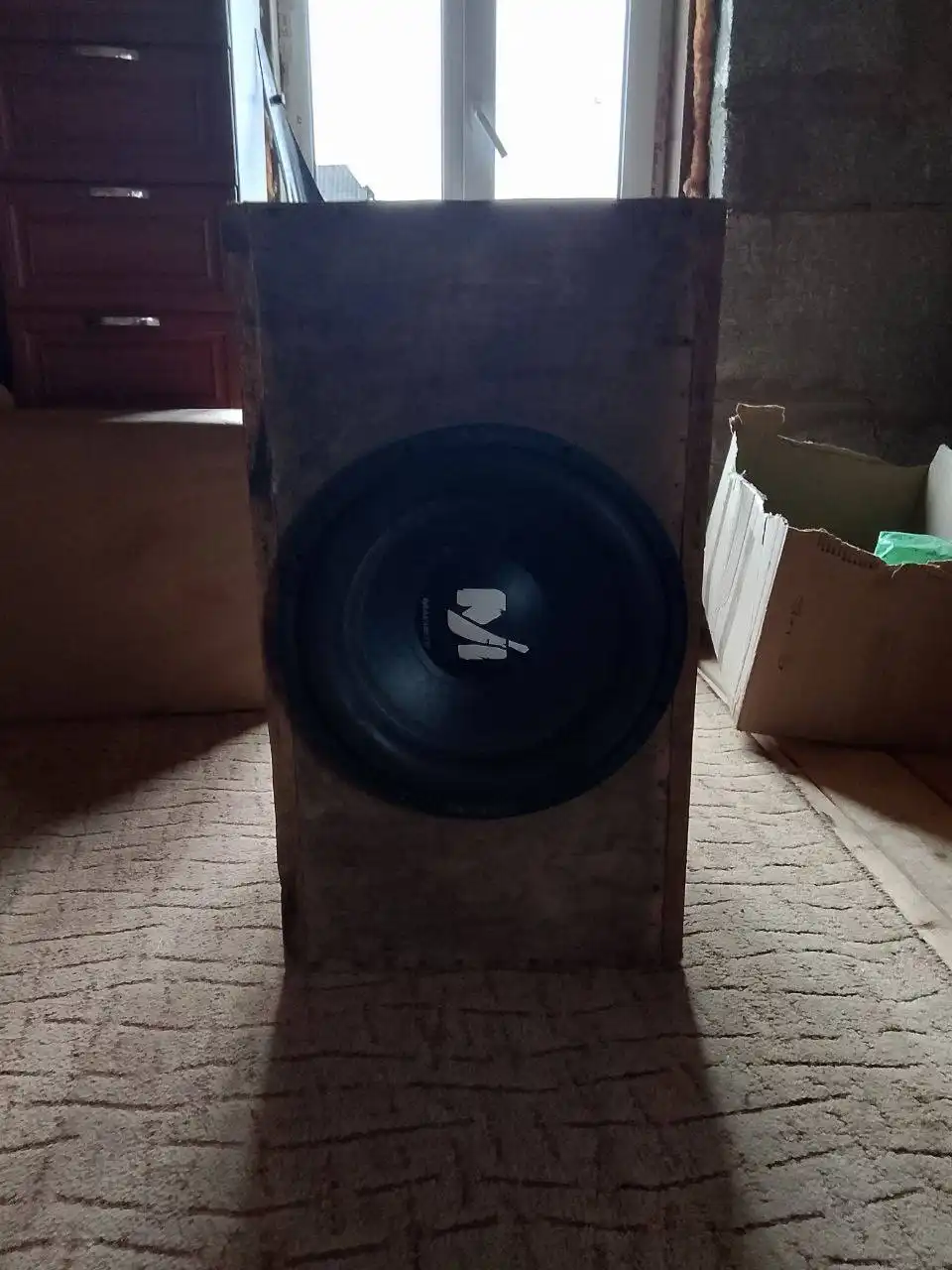 Продам сабвуфер MACHETE