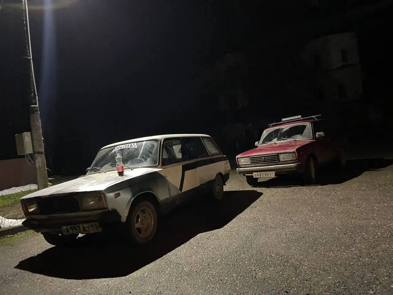 Автомобиль 40 на ходу с зимней резиной