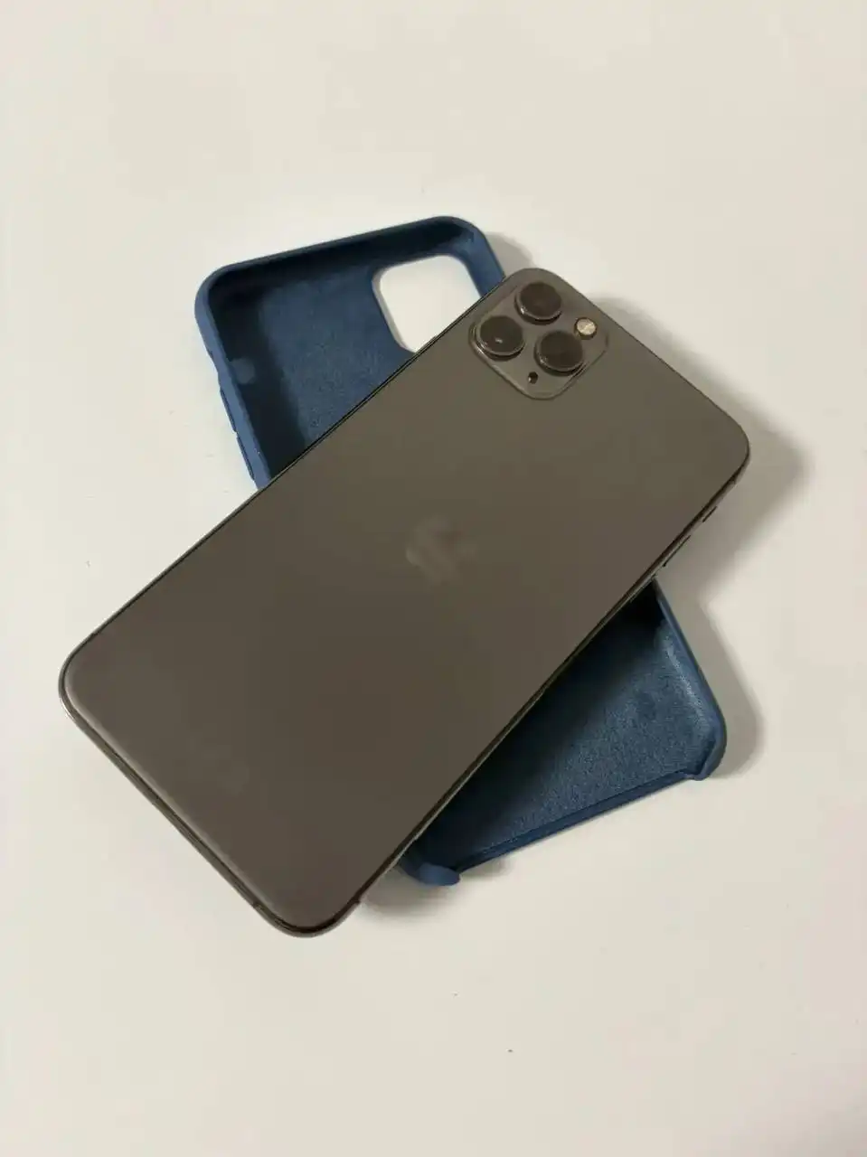 Продам iPhone 11 Pro Max 256GB