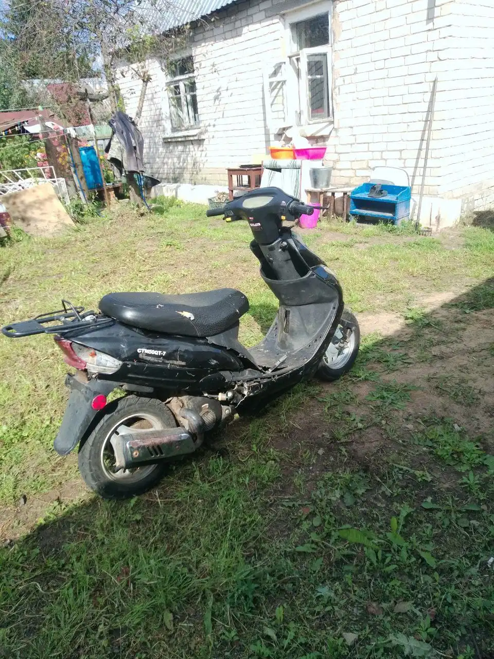 Продам скутер без карбюратора и аккумулятора