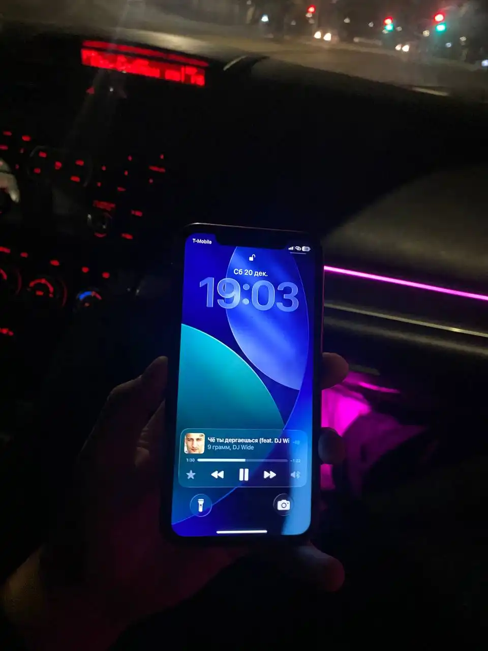 iPhone 11 128GB в отличном состоянии с комплектом