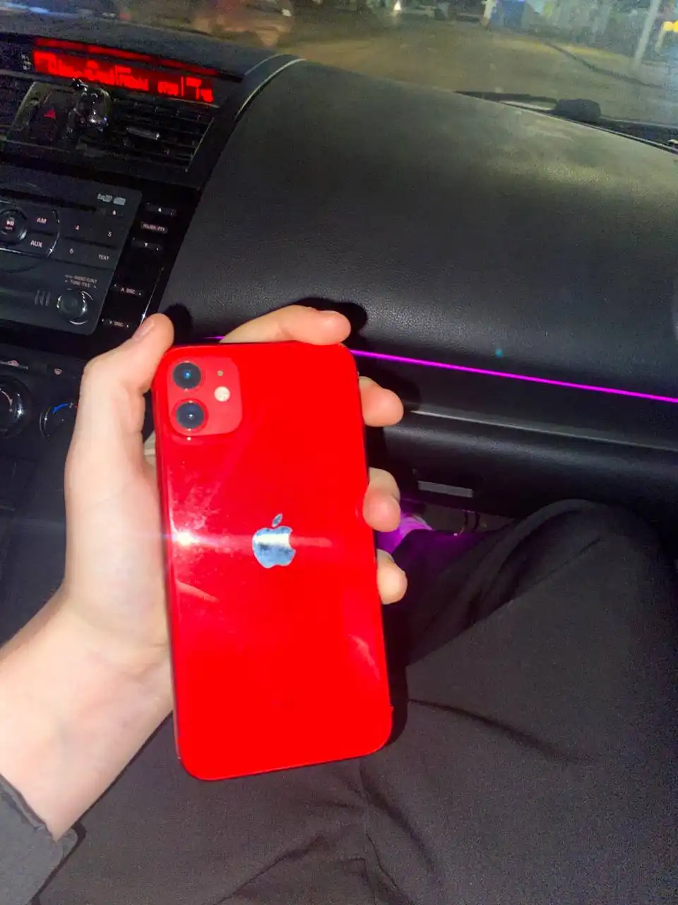 iPhone 11 128GB в отличном состоянии с комплектом