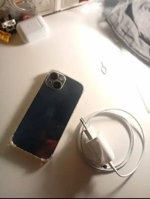 Продам iPhone 13 с аккумулятором 86%