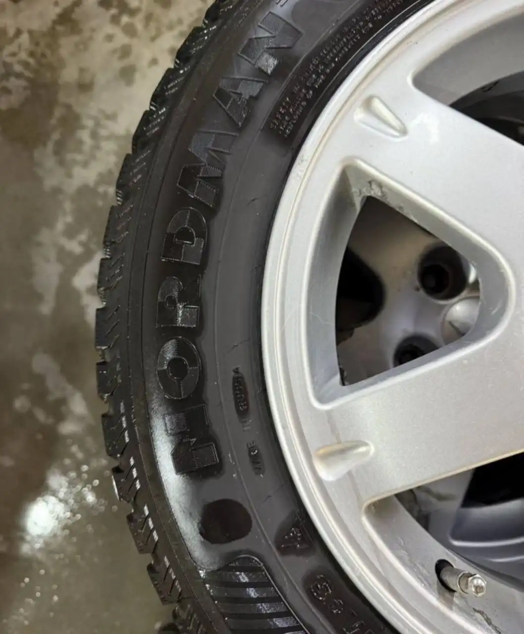 Продажа шин с дисками Nordman+ 185/65/15 2013 года