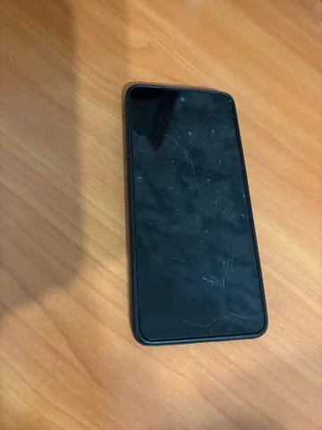 Tecno Spark Go 2024 с разбитым экраном - Электроника в Магнитогорск