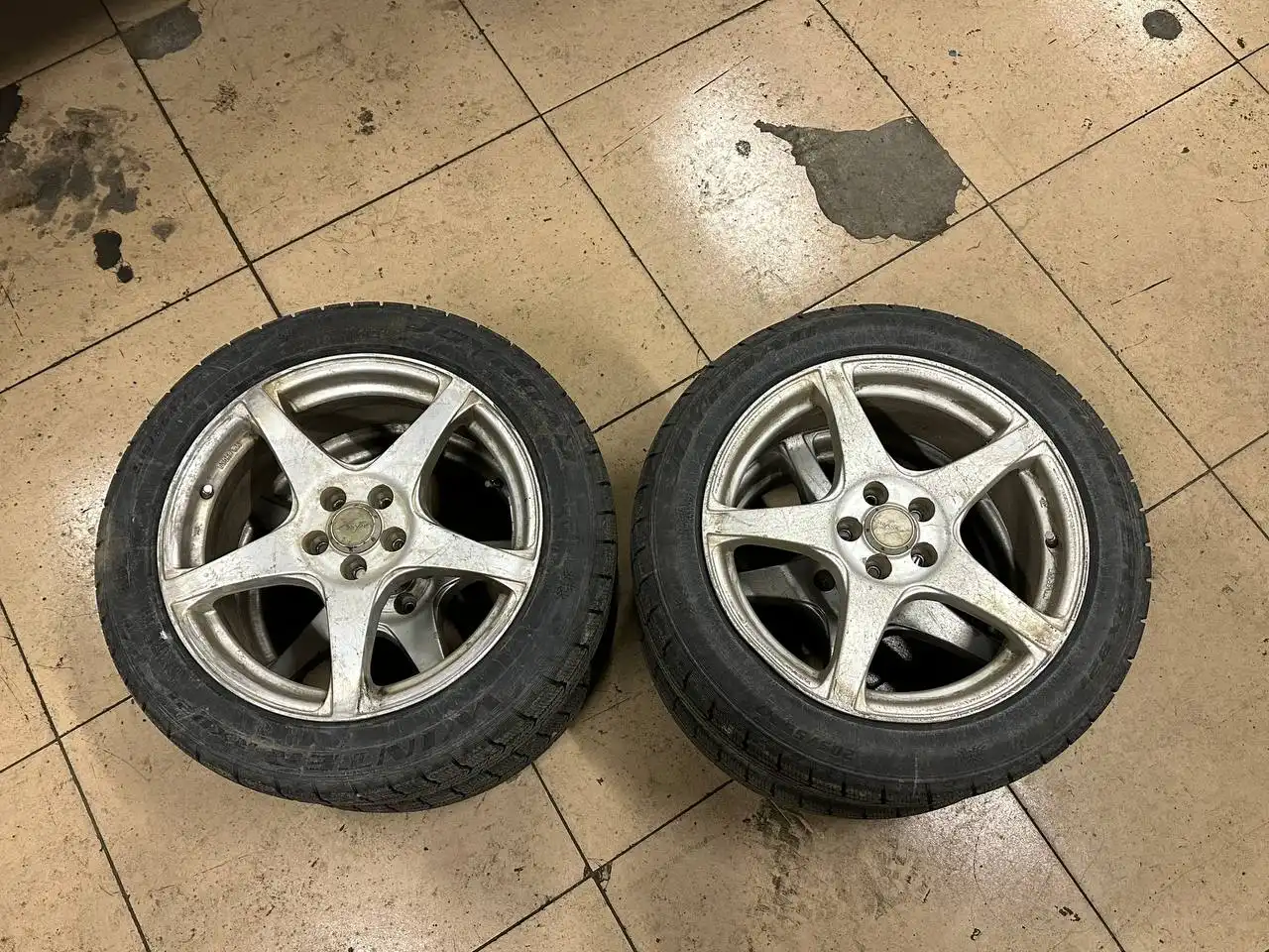 Комплект зимних колес 5-100, 205/55/17