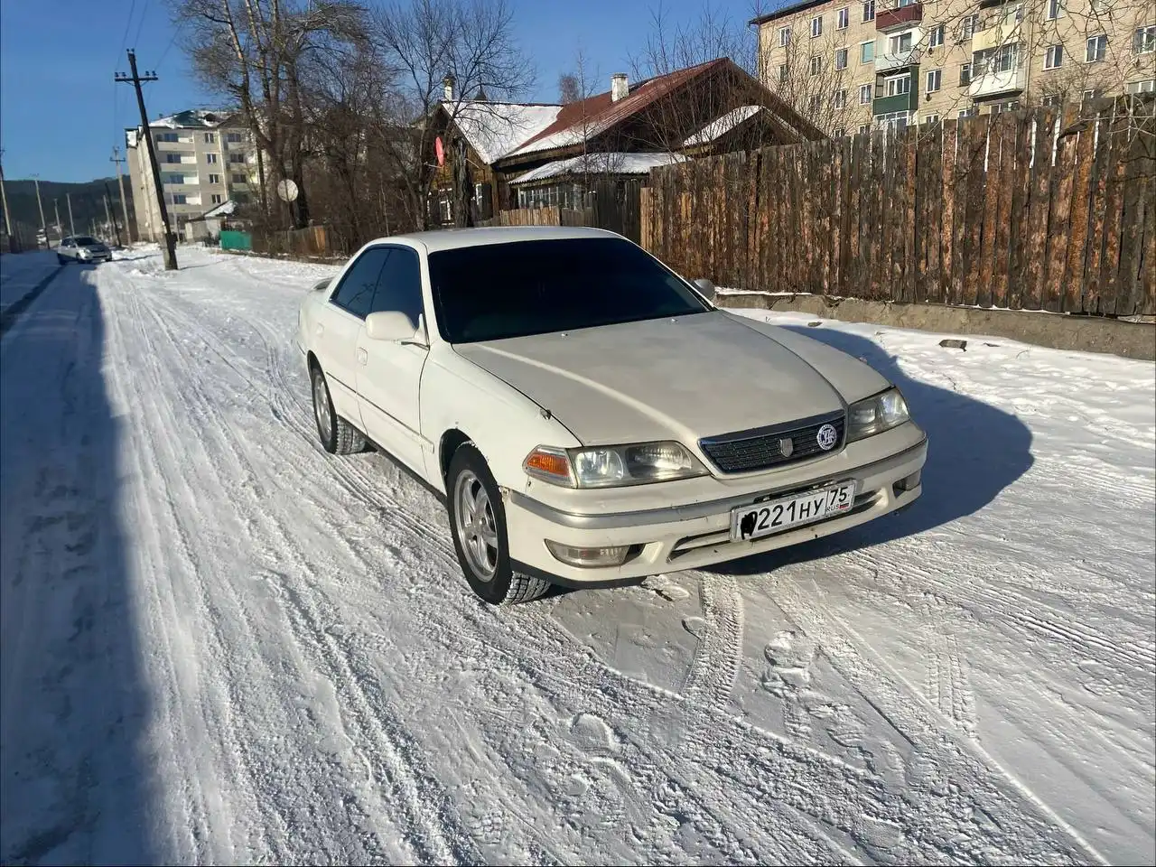 Продам автомобиль марки вложения в косметику с мотором 1G