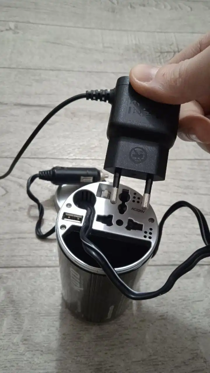 Преобразователь напряжения инвертор 180Вт с USB и розеткой