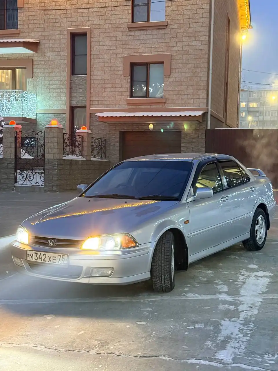 Продажа автомобиля 2002 года с бережной эксплуатацией