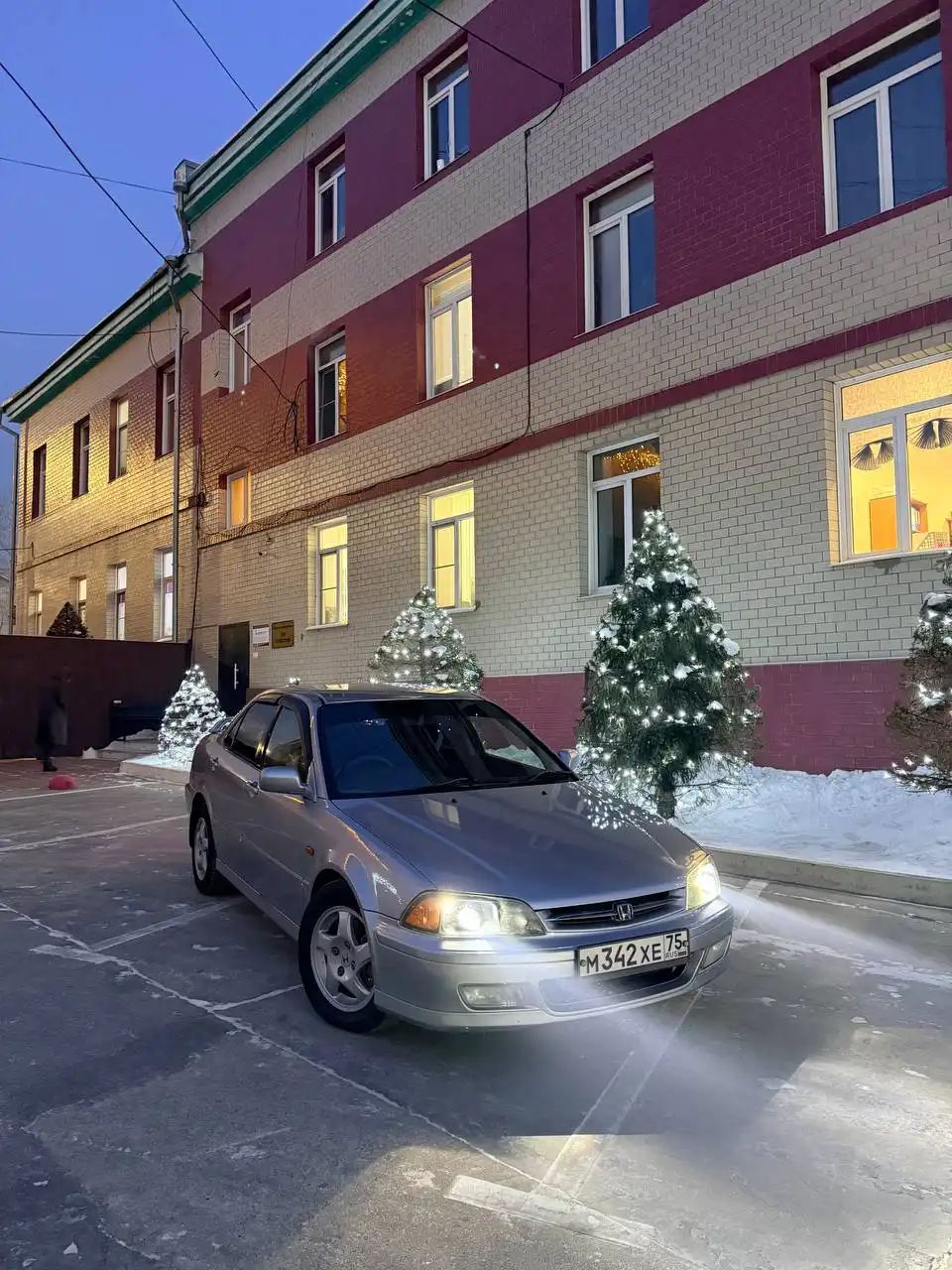 Продажа автомобиля 2002 года с бережной эксплуатацией