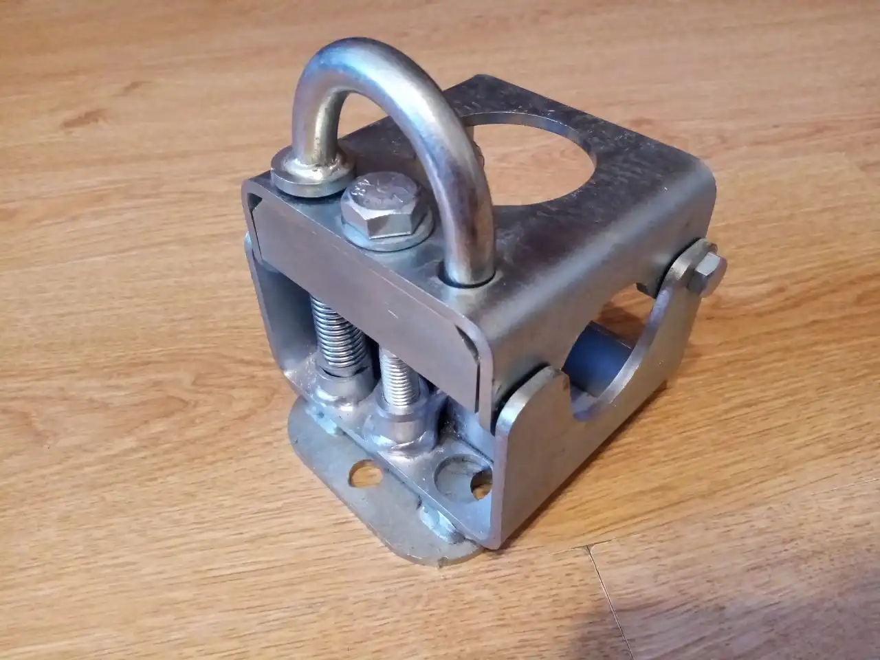 Поворотный кронштейн крепления опорного колеса прицепа - Для прицепов (Запчасти) в Чита