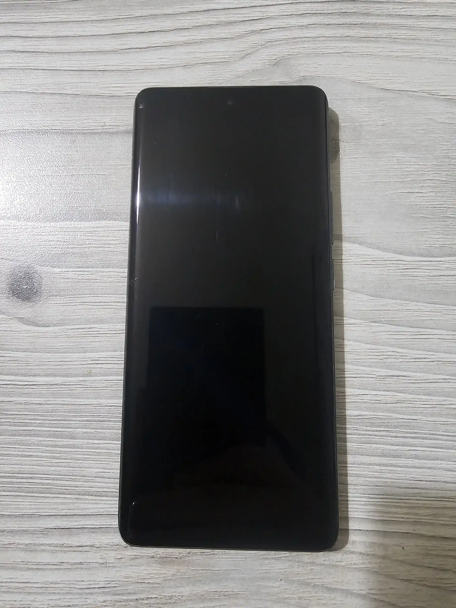 Продаю смартфон Realme 10 Pro+