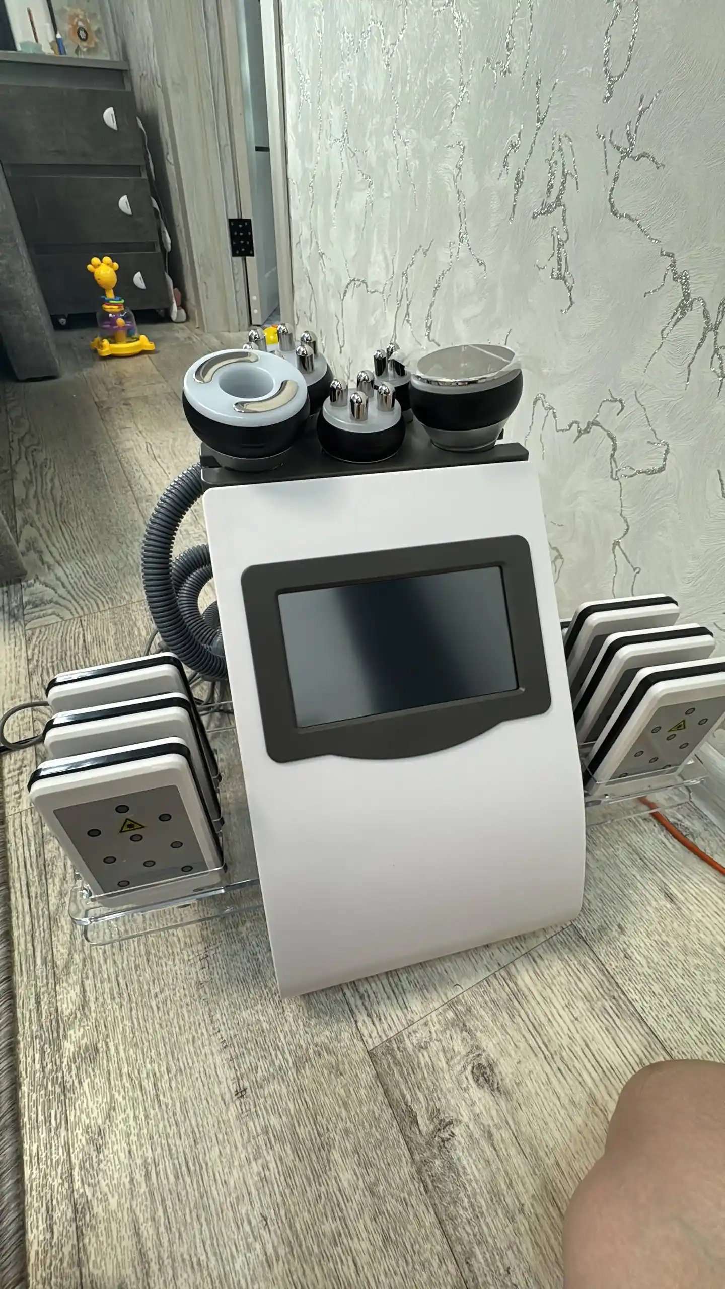 Аппаратный массаж и косметологические процедуры