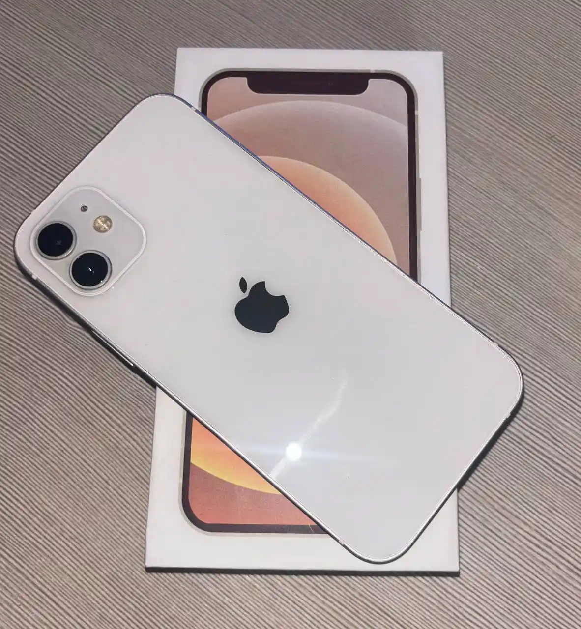 Продам iPhone 12, 64 гб