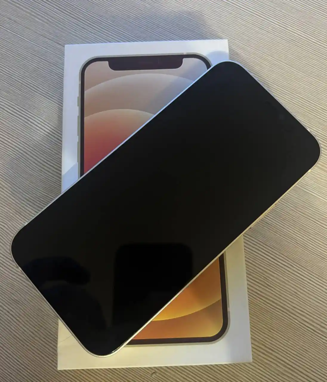 Продам iPhone 12, 64 гб