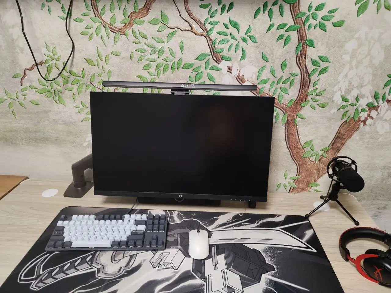 Продам стол и компьютерную технику