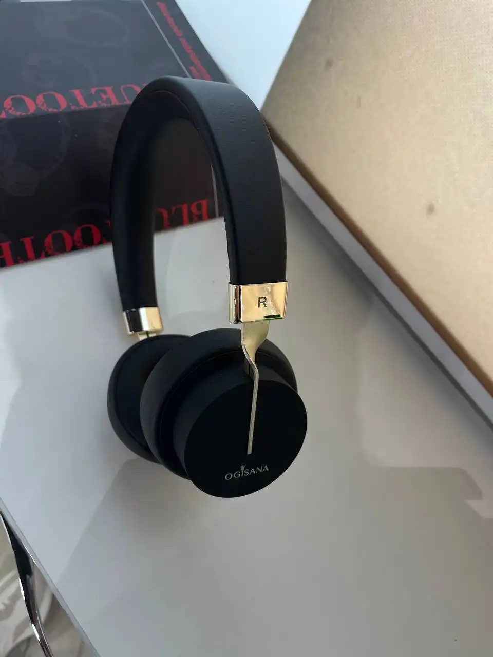 Продажа беспроводных наушников