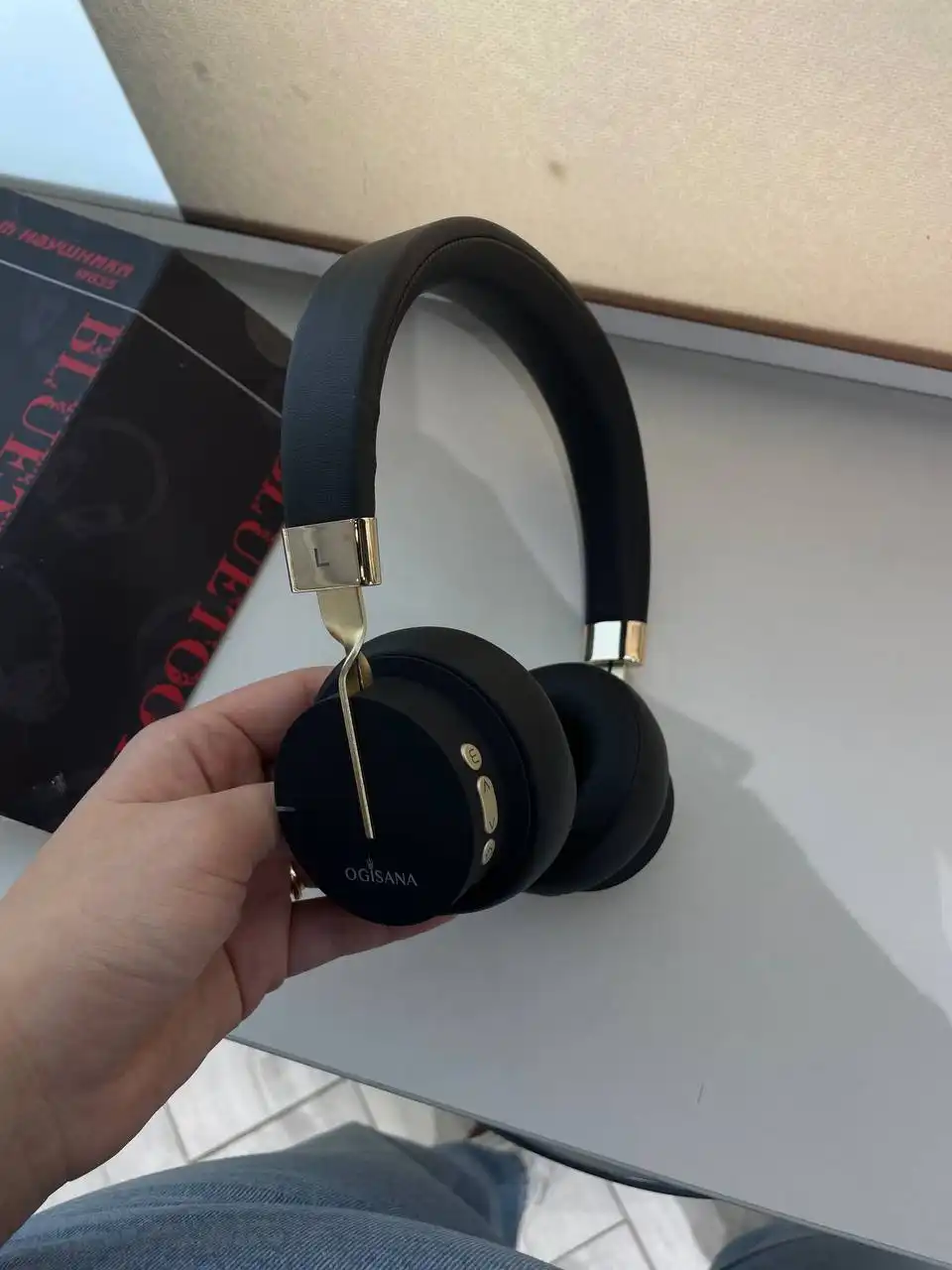 Продажа беспроводных наушников