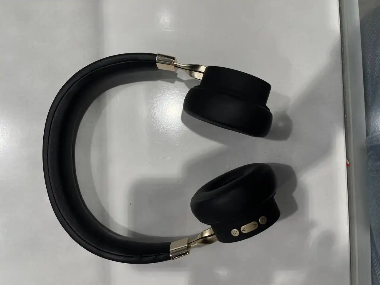 Продажа беспроводных наушников