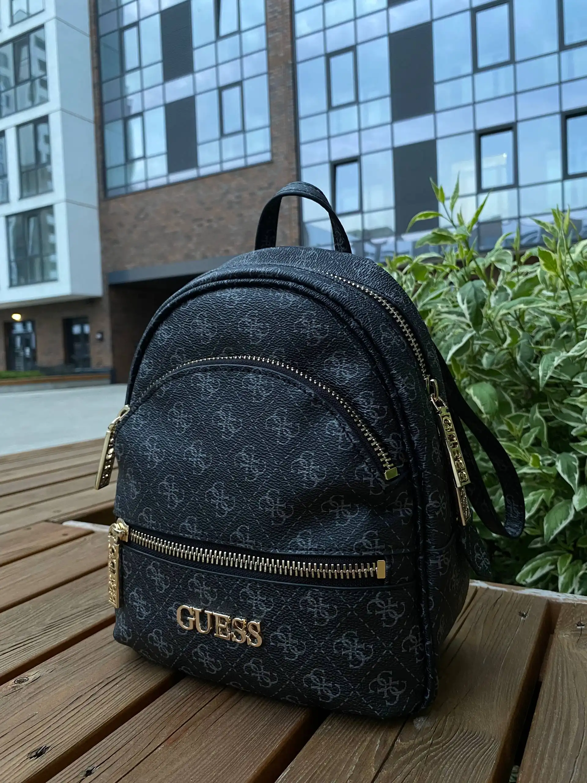 Сумка и рюкзак Guess новые с бирками