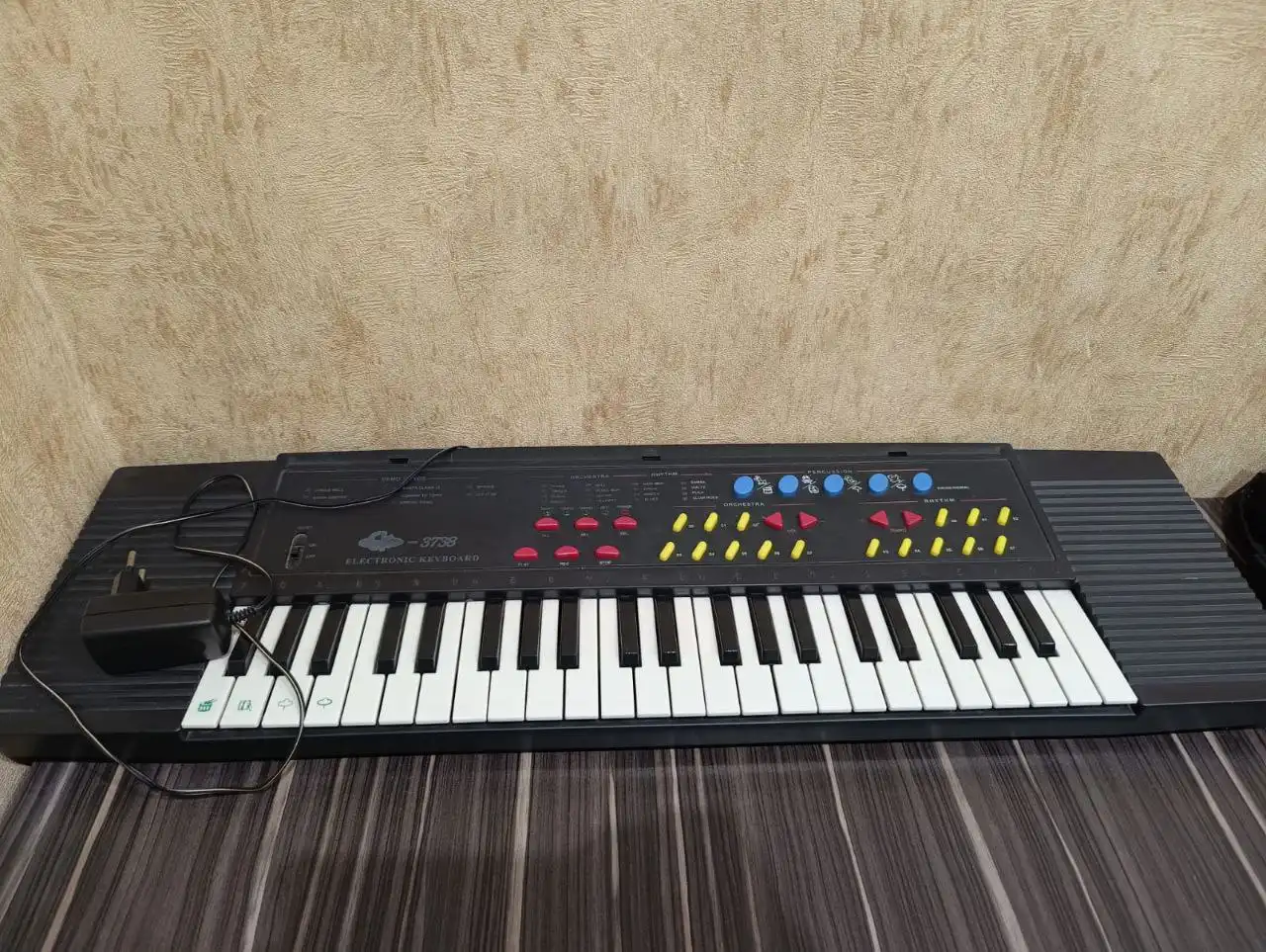 Детский синтезатор в отличном состоянии
