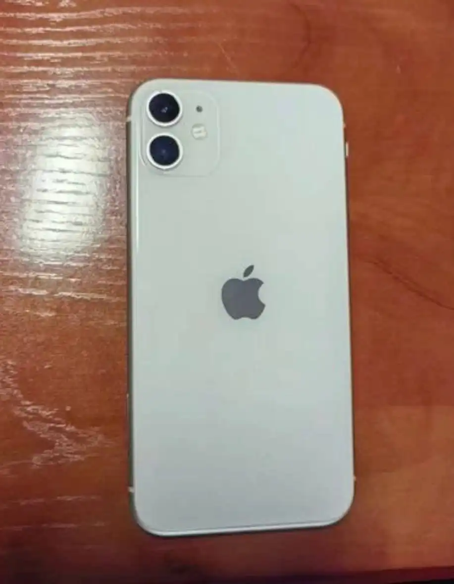 Продам iPhone 11 64 ГБ