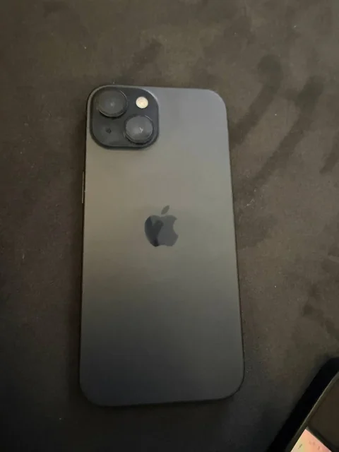 Продам новый iPhone 15 с коробкой и чеком - Умные часы в Барнаул