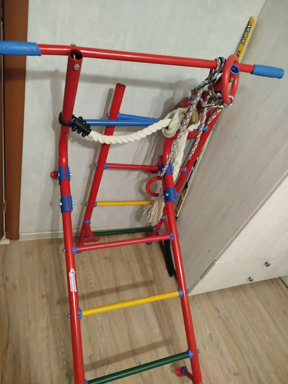 Шведская стенка в хорошем состоянии