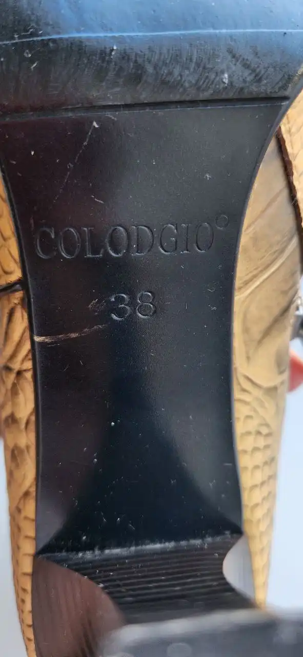 Продажа сапог 38 размер