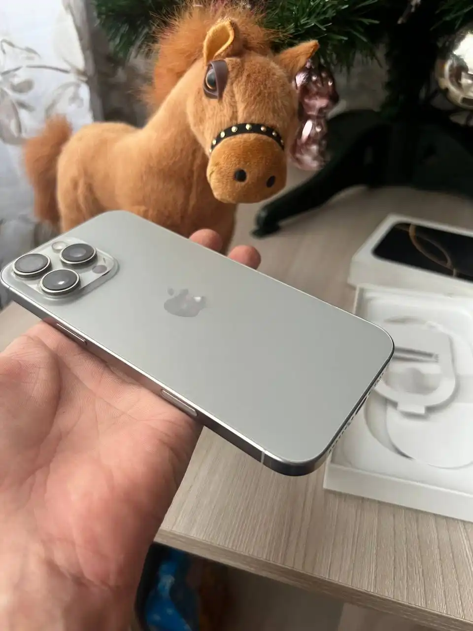 Продажа iPhone 16 Pro Max в хорошем состоянии - Смартфоны и телефоны (Электроника) в Барнаул