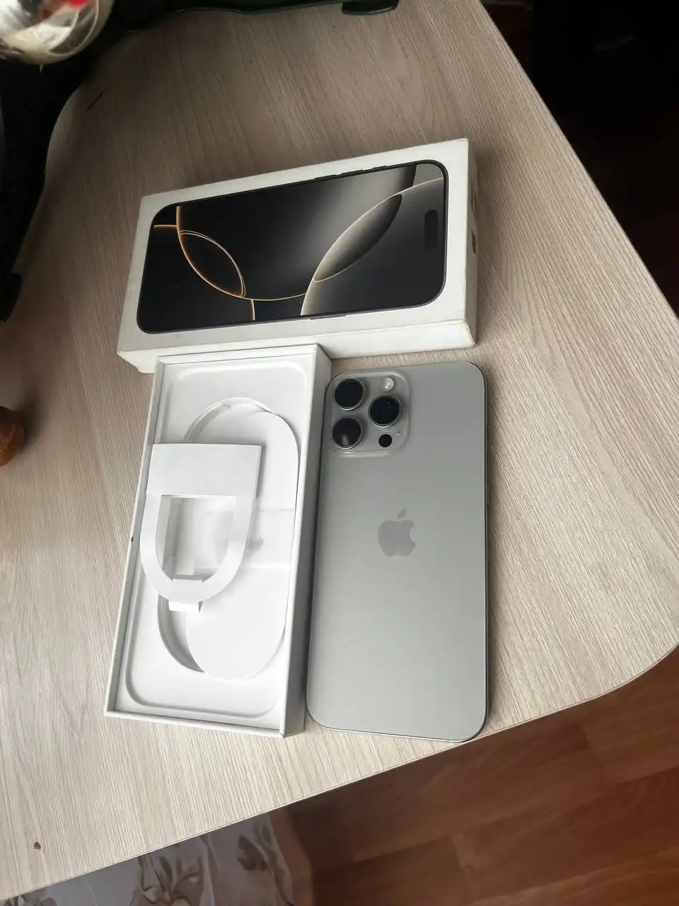 Продажа iPhone 16 Pro Max в хорошем состоянии - Смартфоны и телефоны (Электроника) в Барнаул