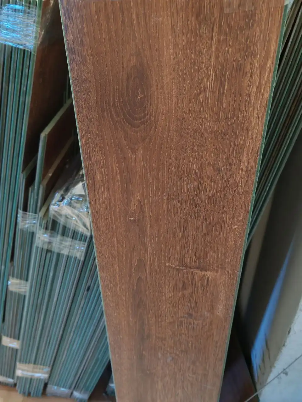 Продам ламинат в хорошем состоянии