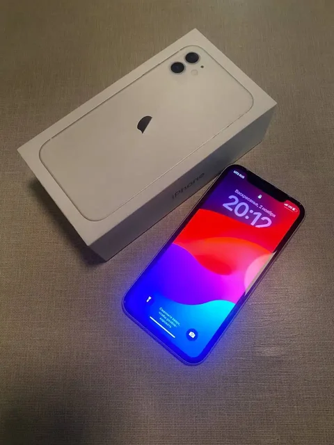 iPhone 11 64GB белый - частное объявление в Барнаул