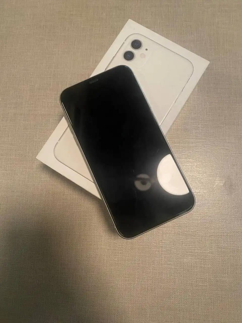 iPhone 11 64GB белый