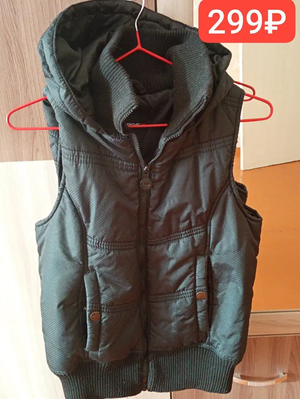 Жилет с капюшоном размер S/M - Одежда (Барахолка) в Барнаул