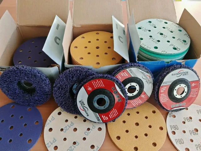 Круги наждачные и диски зачистные коралловые - Массажёры в Барнаул