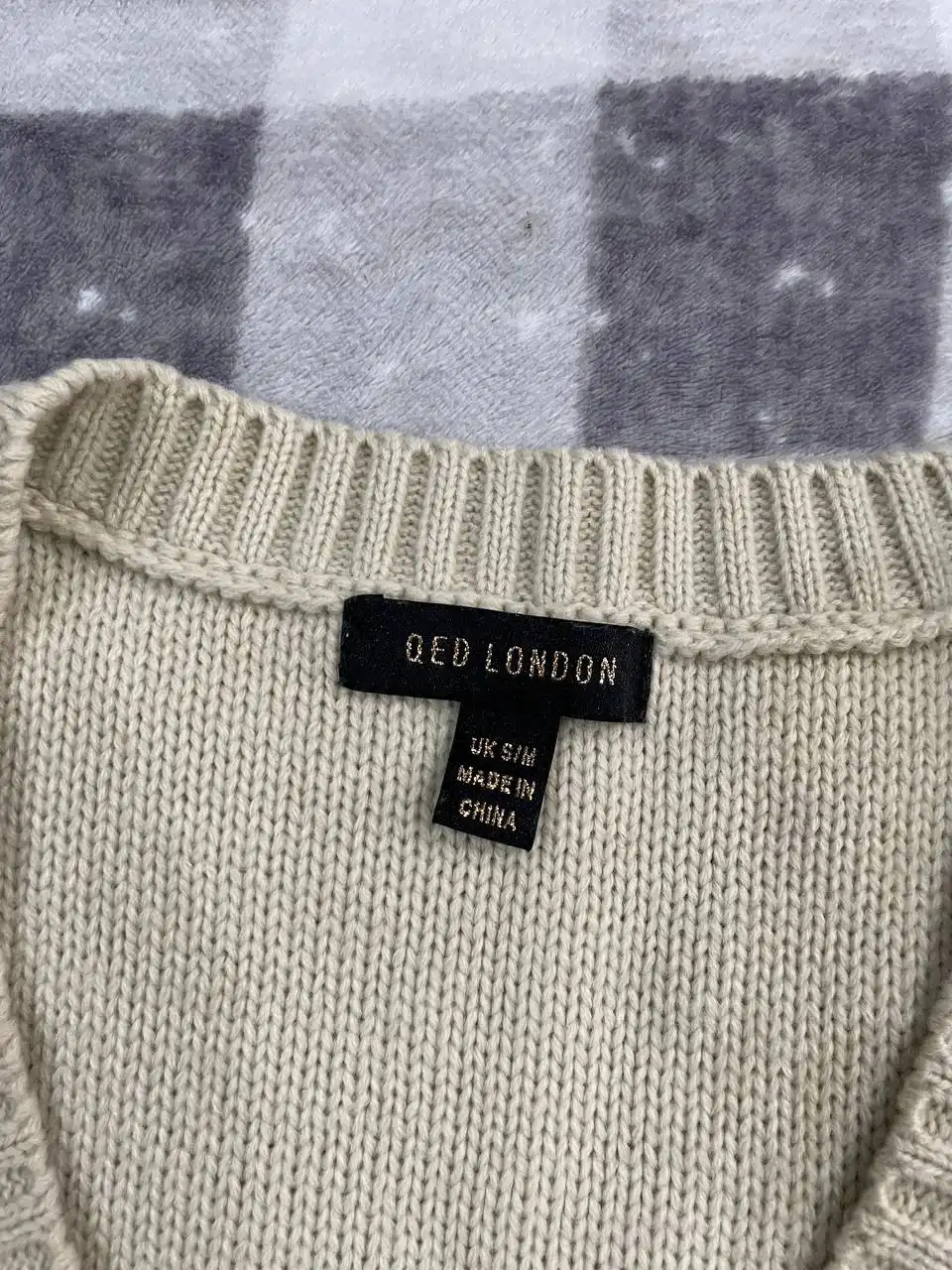 Теннисная юбка и вязаный жилет - Одежда в Барнаул