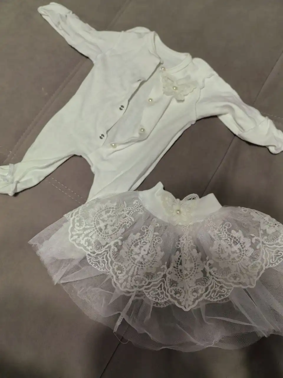 Шикарный комплект комбинезон+юбка для выписки - Одежда для новорожденных (Товары для детей) в Барнаул