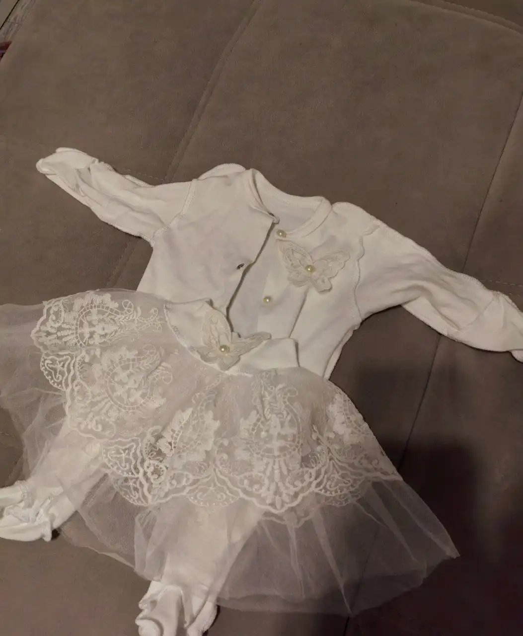 Шикарный комплект комбинезон+юбка для выписки - Одежда для новорожденных (Товары для детей) в Барнаул