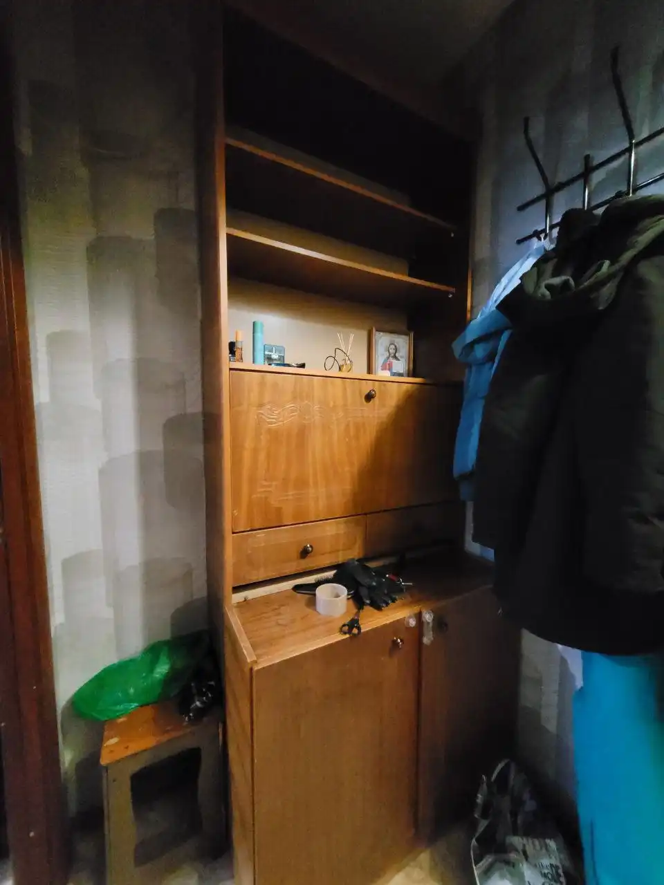 Стенка из четырёх шкафов даром - Мебель (Барахолка) в Барнаул