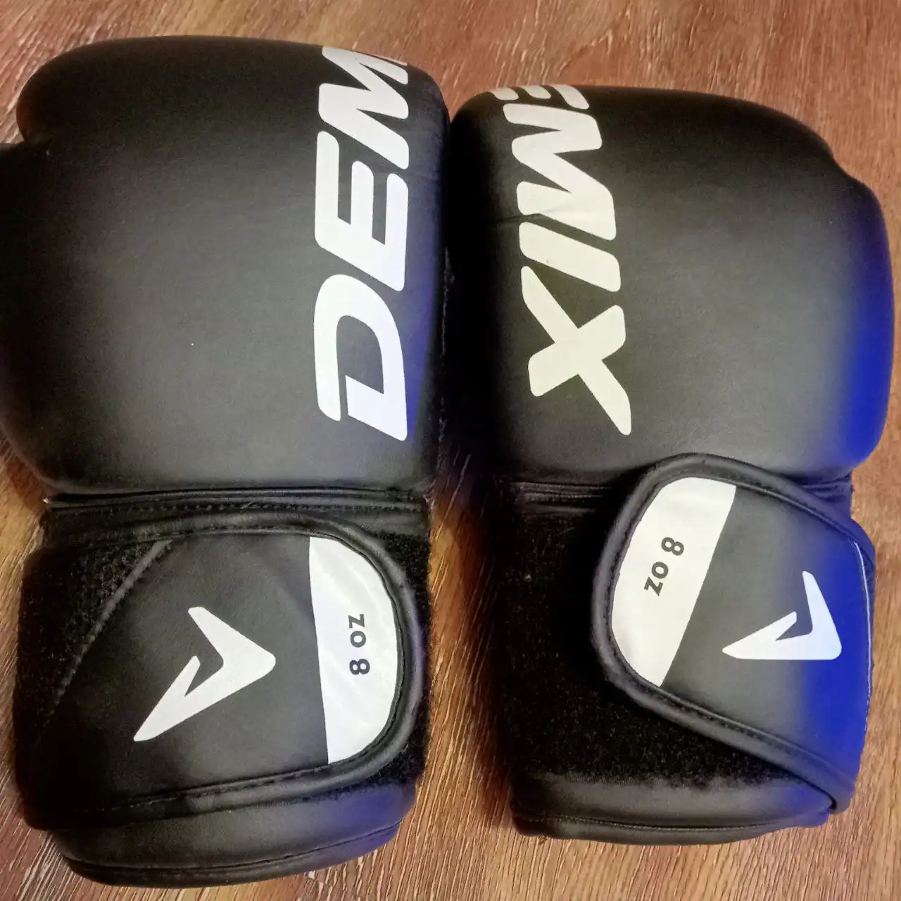 Перчатки боксерские 8oz начального уровня - Спорттовары (Хобби и отдых) в Барнаул