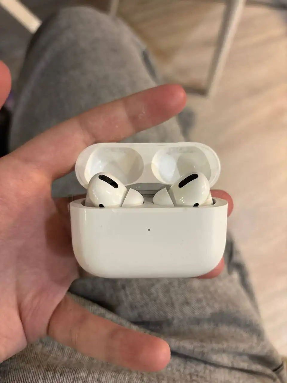 Продам AirPods Pro с чехлом - Аудиотехника (Электроника) в Барнаул