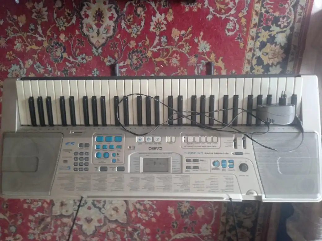 Продам синтезатор - Барахолка в Барнаул